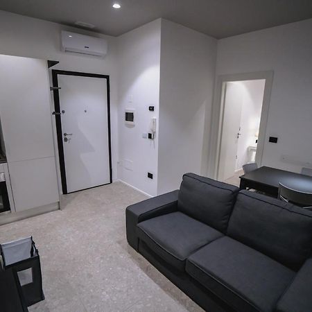 De Luca 6 Apartments Salerno Exterior photo