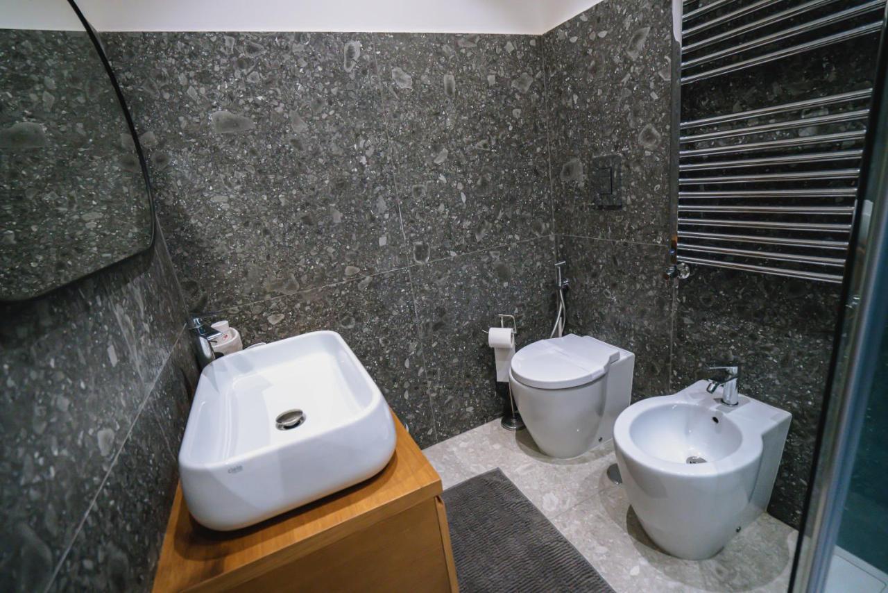 De Luca 6 Apartments Salerno Exterior photo