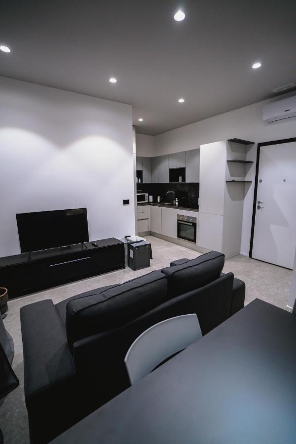 De Luca 6 Apartments Salerno Exterior photo