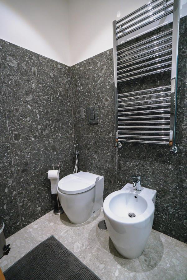 De Luca 6 Apartments Salerno Exterior photo